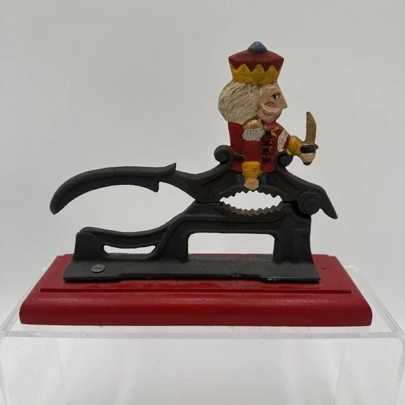 Vintage Cast Iron Christmas Solider Nutcracker Midwest Importers - Picture 3 of 7